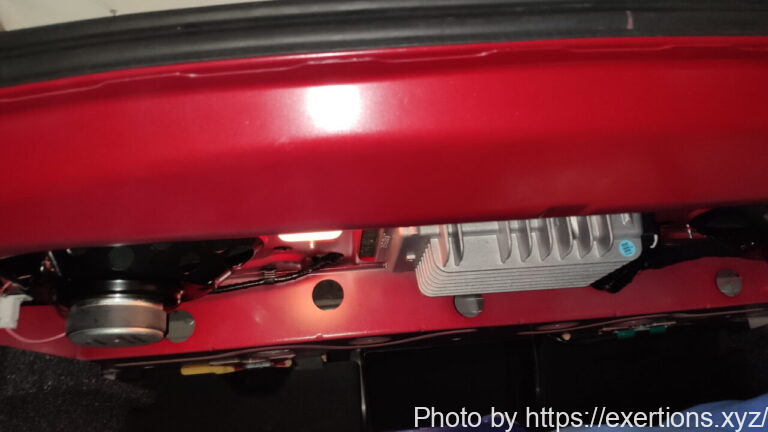 RX-8 トランクルームランプ交換方法【LED化】 11 RX-8 トランクルームランプ交換方法