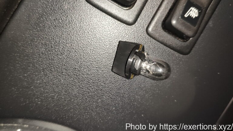 RX-8 フロントルームランプ交換方法【LED化】 18 RX-8 フロントルームランプ交換方法