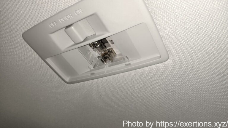 RX-8 ルームランプ交換方法【LED化】 9 RX-8 ルームランプ交換方法