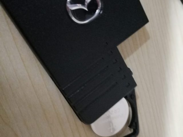 RX-8 アドバンストキーの電池交換方法 9 RX-8 アドバンストキー