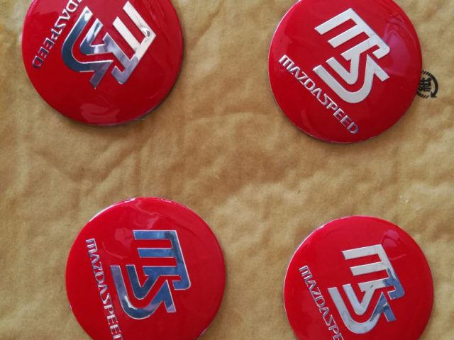 RX-8のホイールセンターキャップを交換したので手順を解説 4 RX-8 マツダスピード風ホイールセンターキャップ