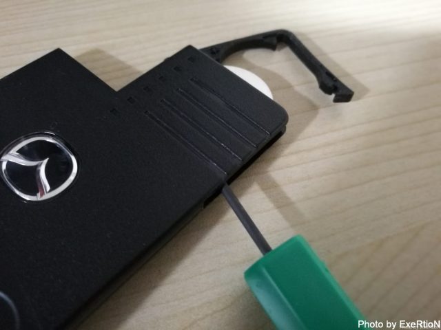 RX-8 アドバンストキーの電池交換方法 8 RX-8 アドバンストキー