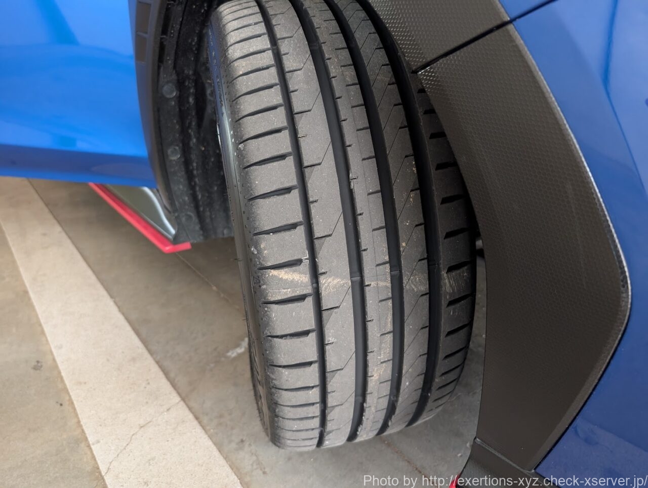 FALKEN AZENIS FK520Lのレビュー【コスパ最高のタイヤ】 28 FK520L トレッドパターン