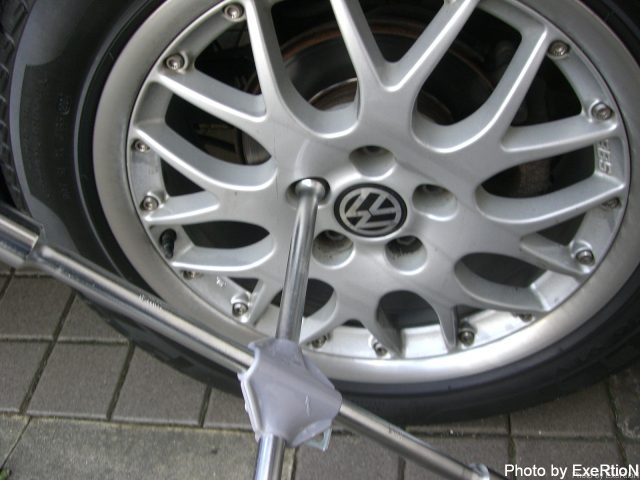 ゴルフ4のブレーキキャリパー塗装【DIY】 25 ゴルフ4のブレーキキャリパー塗装