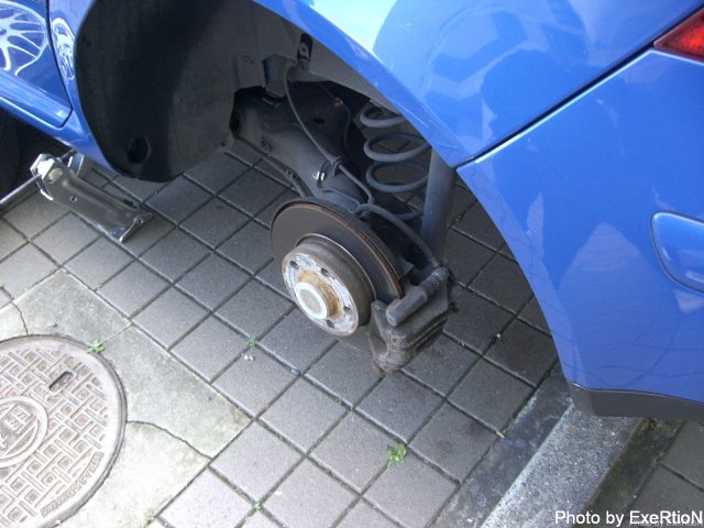 ゴルフ4のブレーキキャリパー塗装【DIY】 29 ゴルフ4のタイヤ交換