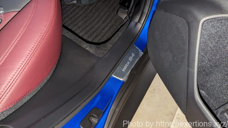 WRX S4 LEDサイドシルプレートを装着 24 WRX S4 LEDサイドシルプレート