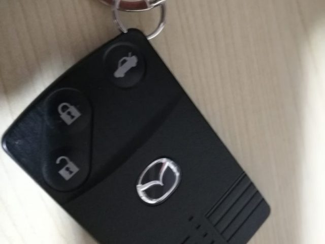 RX-8 アドバンストキーの電池交換方法 13 RX-8 アドバンストキー