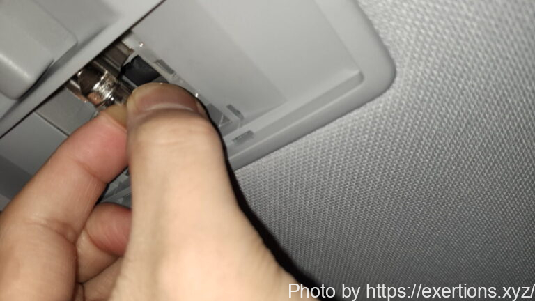 RX-8 ルームランプ交換方法【LED化】 11 RX-8 ルームランプ交換方法