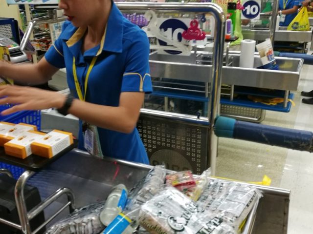 【マクタン島】フィリピン セブ旅行 マリバゴブルーウォーター Part5 ホテル近辺のお店編【スーパー、コンビニ、レストラン】 2 セブ セーブモア