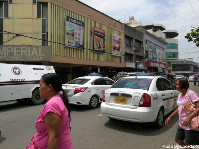 【マクタン島】フィリピン セブ旅行 マリバゴブルーウォーター Part6 セブ観光編 15 マゼランクロスとサントニーニョ教会